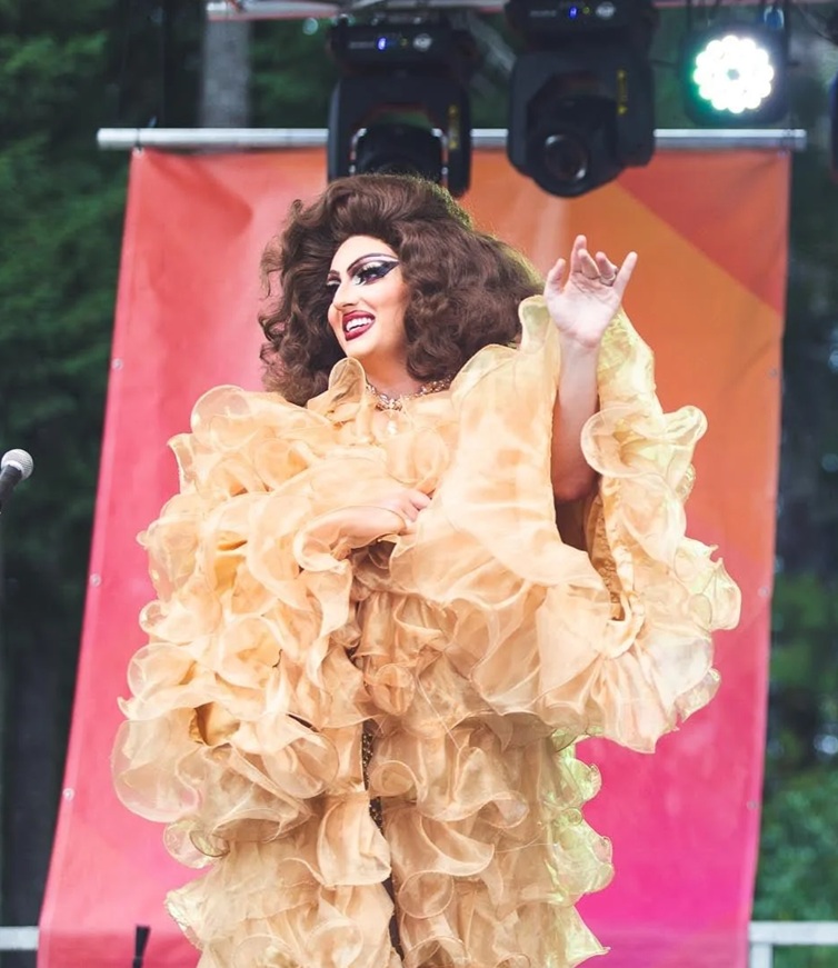 Sativa Kitsap Pride-Erinn J Hale Photography 4webCRP